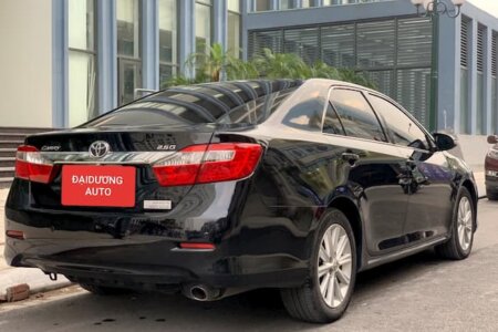 Cho thuê xe Toyota Camry theo tháng tại Hà Nội