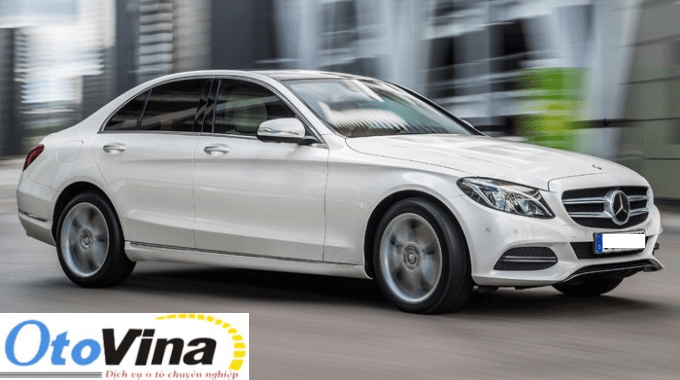 Trái tim của Mercedes C200 2017 đến từ khối động cơ dung tích 2.0L, 4 xi lanh thẳng hàng, cùng với hộp số tự động 9 cấp 9G-Tronic giúp xe vận hành mạnh mẽ, êm ái và bền bỉ.