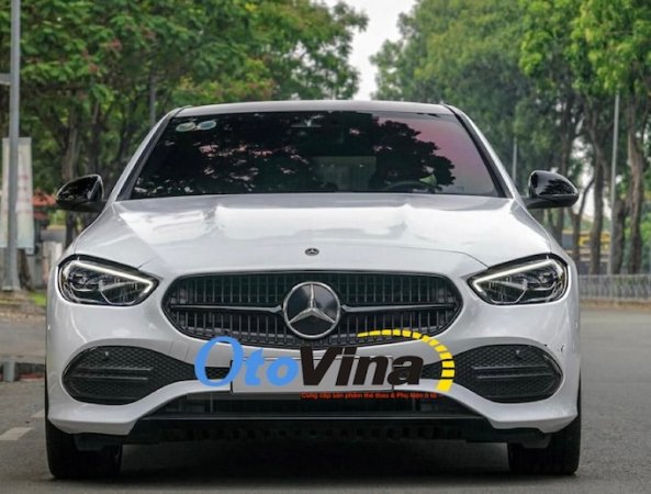 Bán Mercedes C200 2022 cũ đi 12000 km. Giá chỉ 1,3 tỷ - Hình ảnh 2